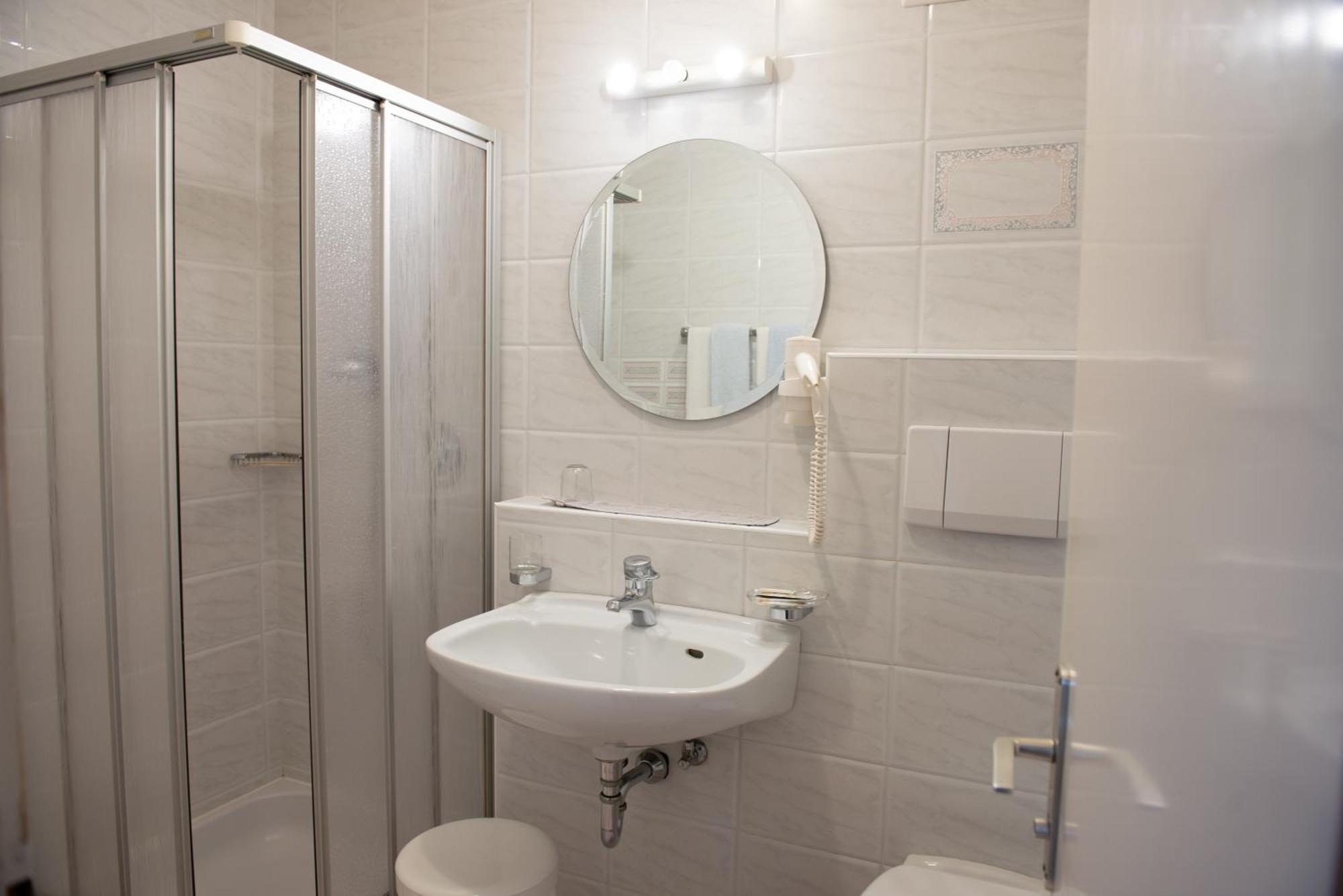 Garni Hofer Aparthotel Sexten Bagian luar foto