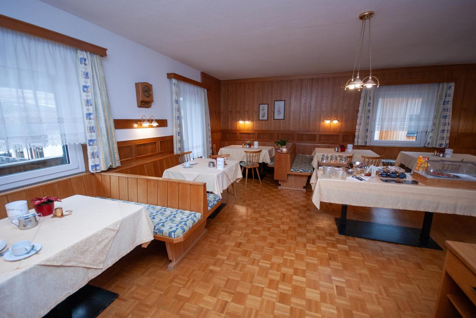 Garni Hofer Aparthotel Sexten Bagian luar foto